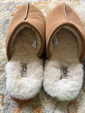 UGG Scuff Suede Slippers Chestnut Size 10